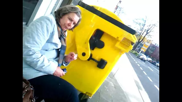 海の中で、ビーチの白い砂の上に、より美しくてジューシーな肛門は何もありません 女の子 むけ エロ 動画