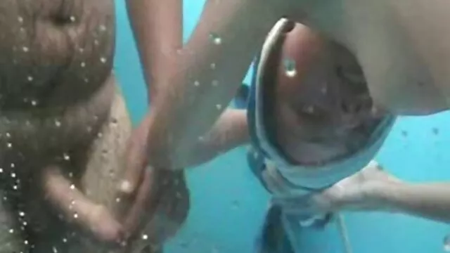 成熟した女性は男の子に彼と女の子と楽しいセックスを与えました。 女の子 ひとり エッチ 動画