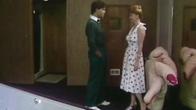 アジアのポルノスター Asa Akiraと彼氏はクールな自転車に乗る。 女の子 エロ 動画 無料