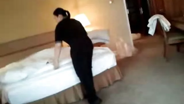 雌犬は男性のコックを吸う彼女の能力を示したかった。 エロ 動画 女の子 の ため の