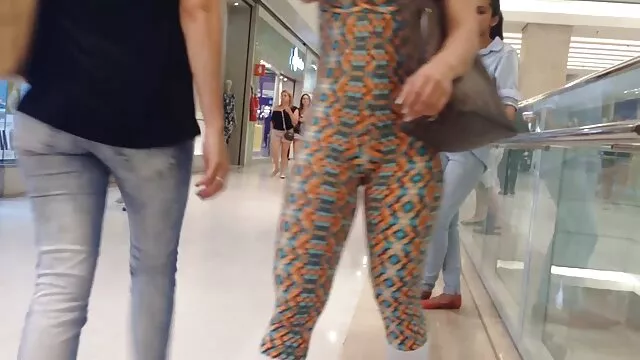 二つの若いチェコの女の子模索お互いの滑りと残します 無料 エロ 女の子