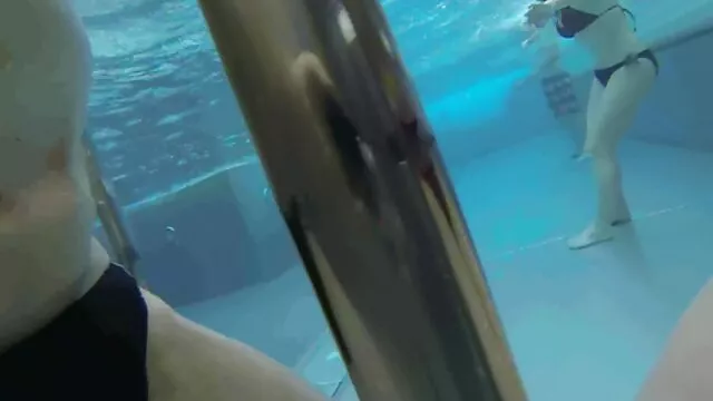 気難しい成熟した主婦は、テレビを見ながら自慰行為をします。 女の子 の ため の h な 動画