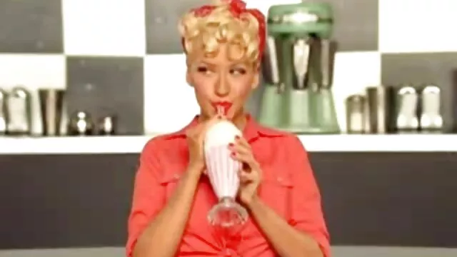 巨大な黒い男根と黒人男性との姉妹を恐れていない若いポルノモデル。 えっち な 動画 女の子