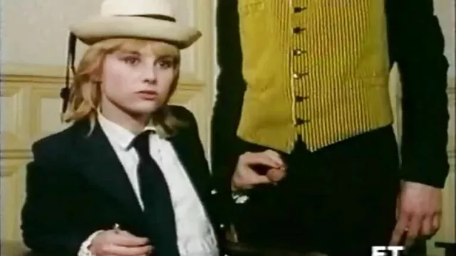 成熟したクライアントがマッサージ師に弄くマッサージ エロ い 女の子 動画