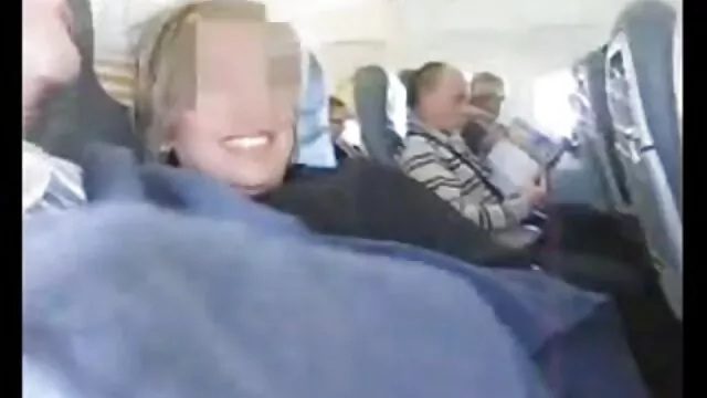 縛られた女の子と猫は、ハミングディルドの力を与えられています 可愛い 女の子 の エロ 動画