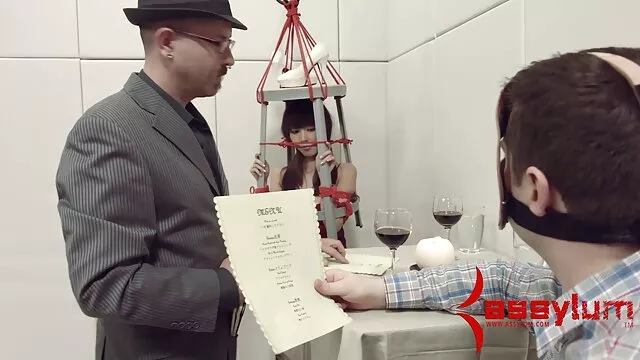 男はBDSM性交で好奇心アジアの女の子にクールなオーガズムをもたらします えっち な 女の子 動画