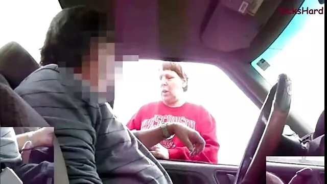 彼氏のせいで落ちてしまった二人の熟女たちは、ぜひオマンコで彼をゲットすることができます 女の子 オナニー 無料