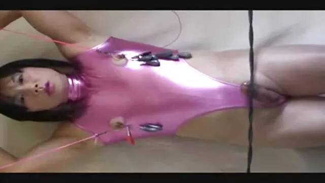 飽くことのない若い女の子は、行のすべての男性を性交する準備ができています。 無料 エッチ 女の子