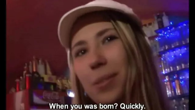 彼女のボーイフレンドの男根の上に座って、彼を叩いて若いポルノモデル。 女の子 向け セックス 動画