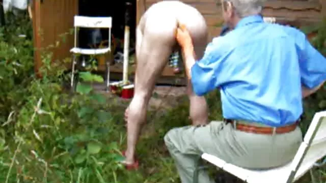 夫は成熟した女性が台所で彼女の友人を食べるのを助けます。 セックス 女性 動画 無料