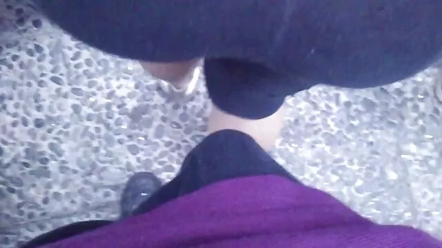 若いカップルは、バスルームでクソを開始し、寝室のベッドの上でセックスを続けています えろ 動画 女の子