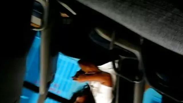 成熟した吸cocksからの穴の壁とmasturbates滑りのトイレ 無料 女の子 向け エロ 動画