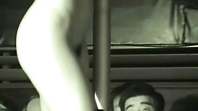 スタイリッシュな若いブロンドの妹クレイジーと紳士と顔が大好き かわいい 女の子 エッチ 動画