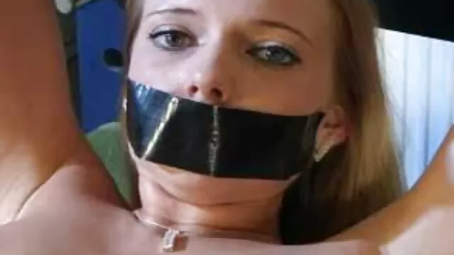 ランジェリーで若い美しさ、変態は彼女の美しいL.を自慰行為します エッチ 女の子 動画